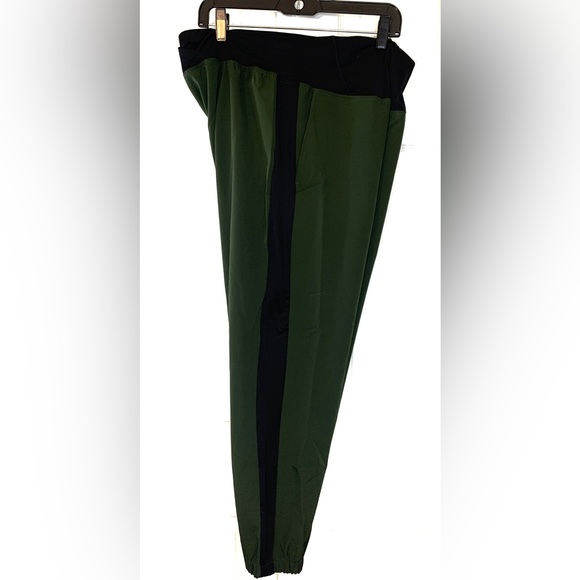 NWT Over Belly Stretch Woven Maternity Jogger Pants/green - by Ingrid & Isabel - Picture 3 of 7